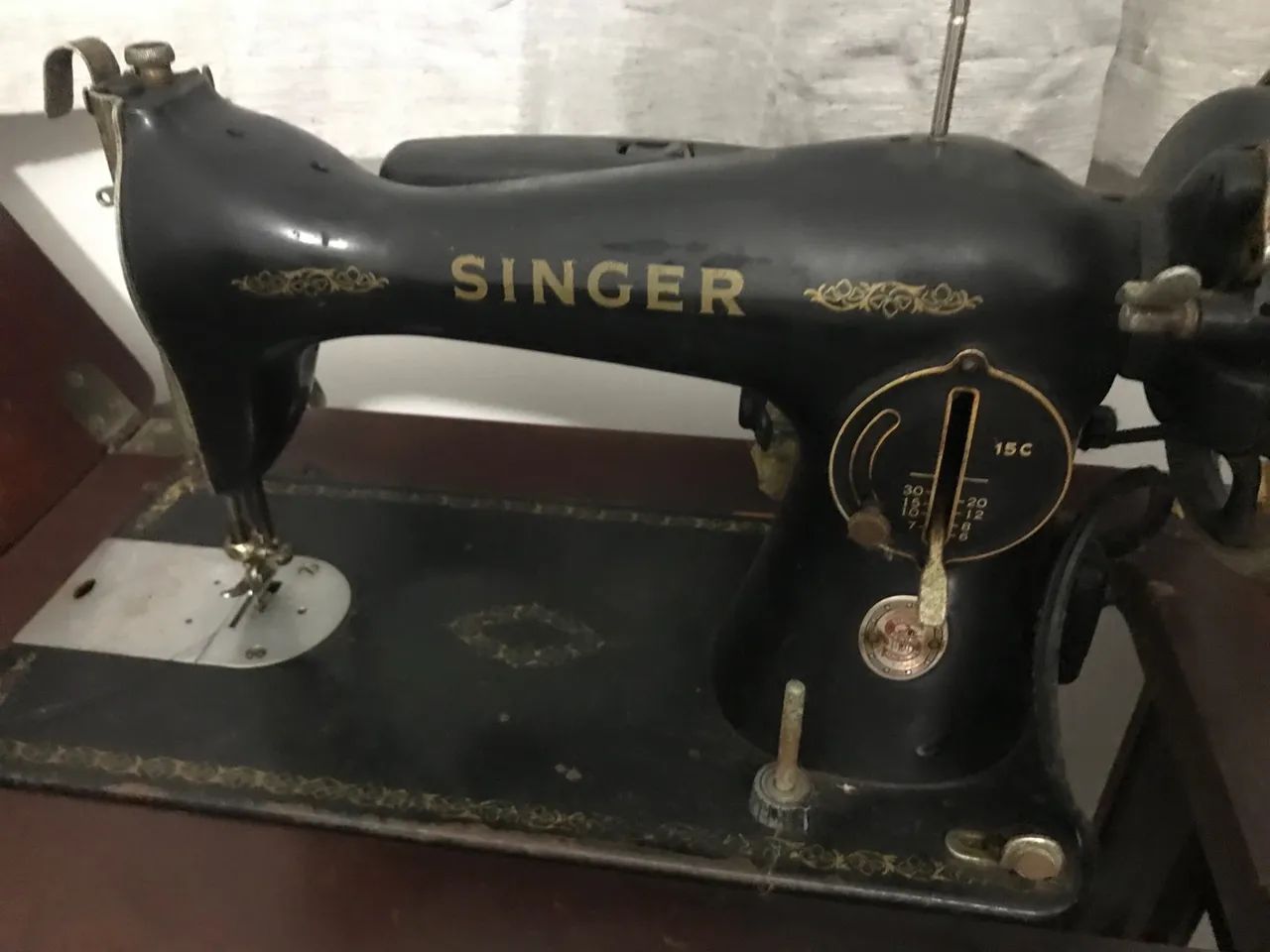 Máquina de costura vintage  - Foto 4