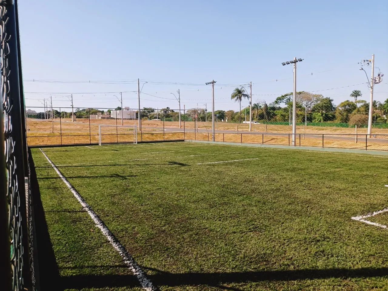 ÁGIO LOTE CONDOMÍNIO FECHADO JARDINS SEVILHA PRÓX AV RIO JD MÔNACO LAZER COMPLETO ALTO PAD - Foto 6