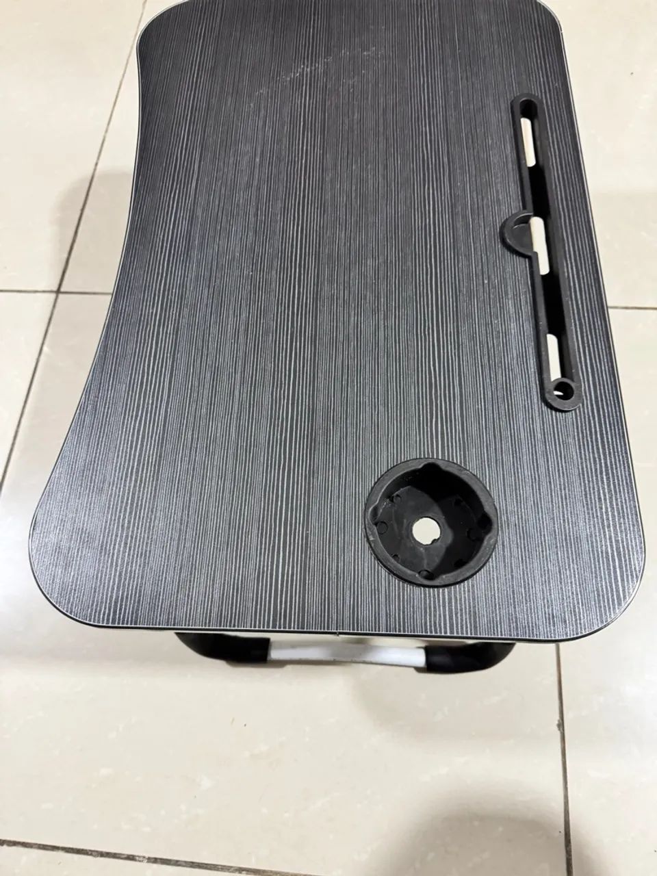 Mesa Dobrável para Notebook com Porta Copos e porta tablet nova sem embalagem  - Foto 2