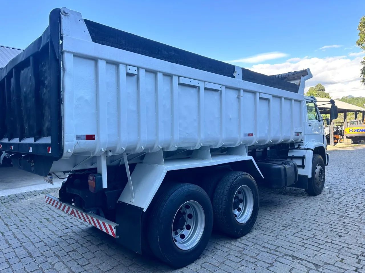 VW 23.210 BASCULANTE TRUCK  - Foto 4