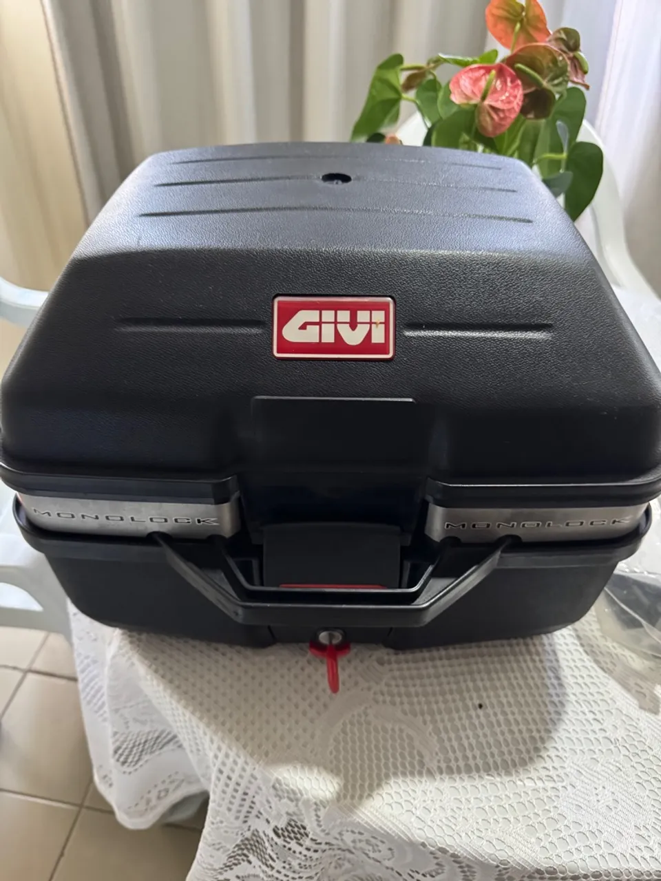 Baú para moto Givi Monolock
