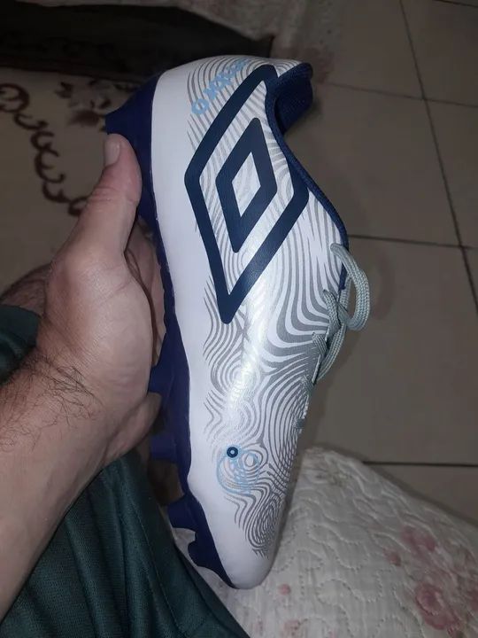 Chuteiras de Futebol Umbro - Tamanho 37- Usadas - Foto 5