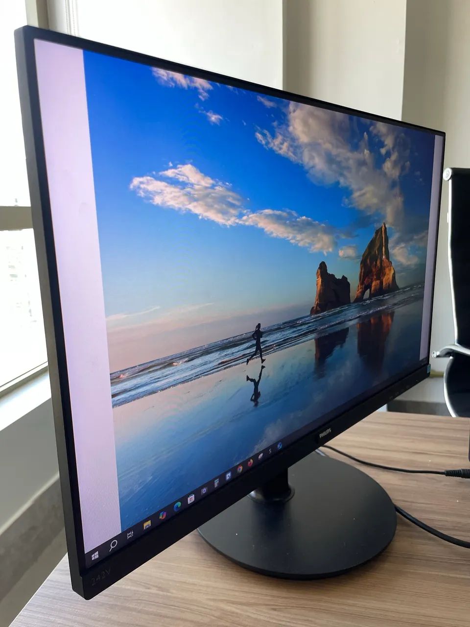 Monitor Philips 24? Full HD 242V8A - HDMI, VA, Imagem Impecável