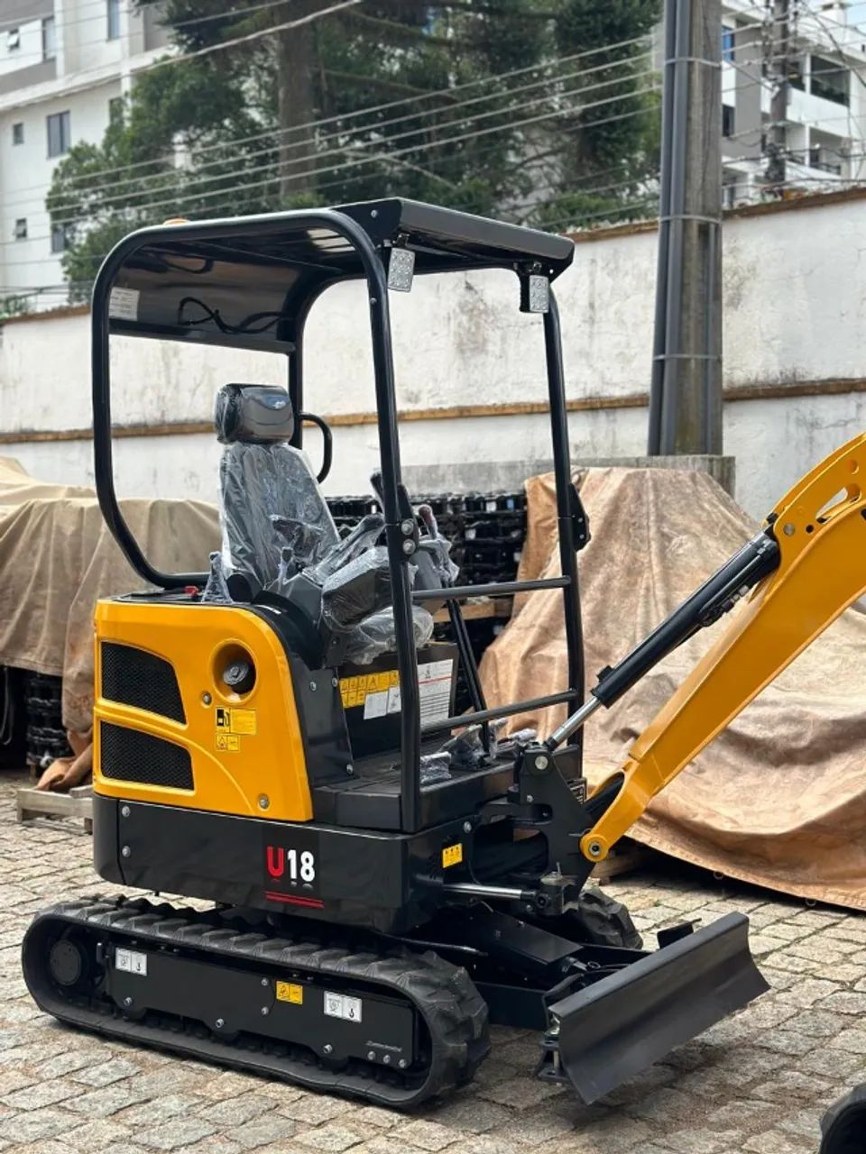 Miniescavadeira YUCHAI U18 1.8 TON - Foto 4