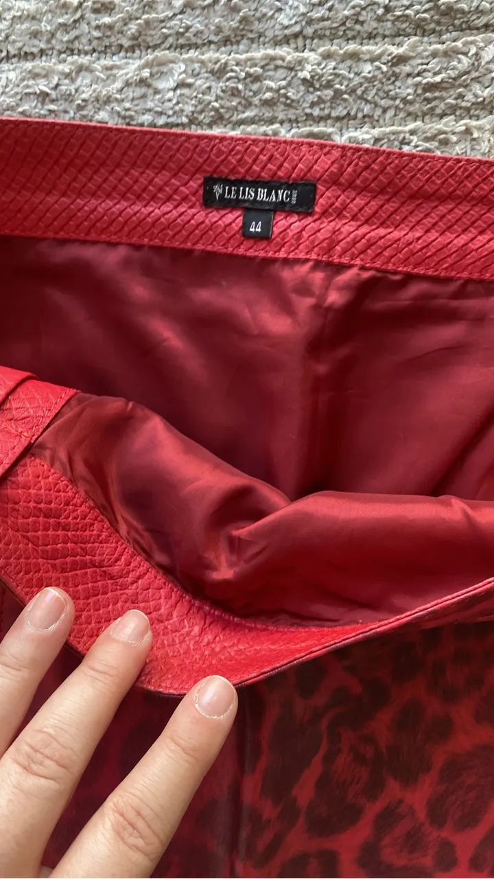 Saia de couro vermelho Le Lis Blanc - Foto 3