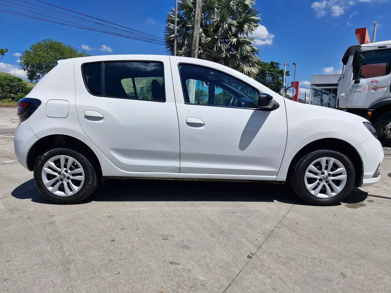 Sandero 2023 1.0 edition Muito novo!