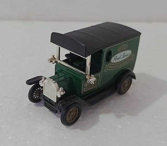 Lledo Days Gone - Ford Model T Van (Pork Farms)