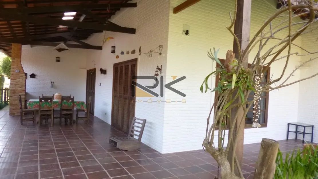 CASA EM CONDOMINIO FECHADO COM 4 DORMITÓRIOS,3 VAGAS DE GARAGEM,VARANDA GOURMET COM CHURRA - Foto 2