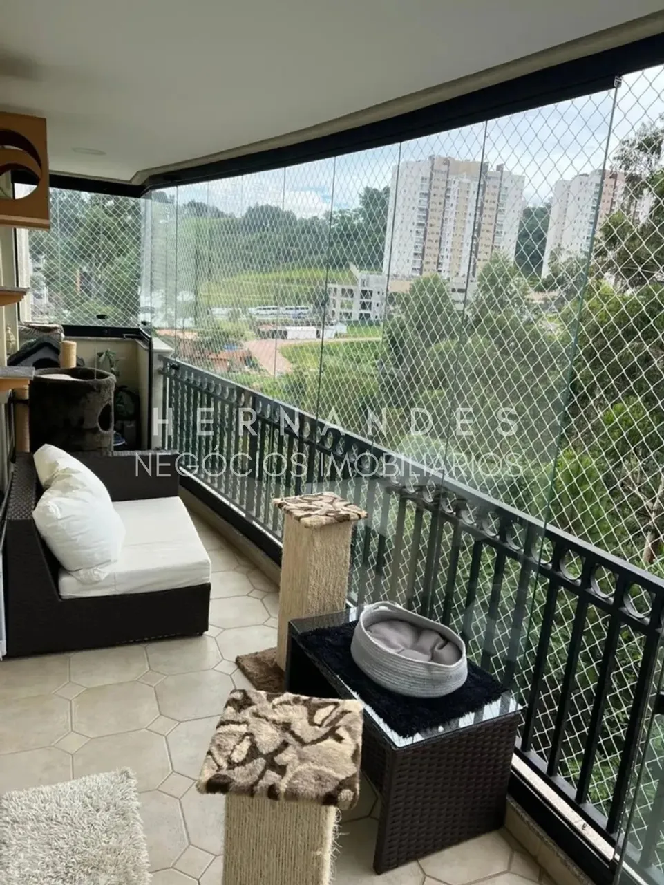 Condomínio Parque Tamboré 139m² sendo 3 suítes (sendo 1 master com closet) e 2 Vagas em Al