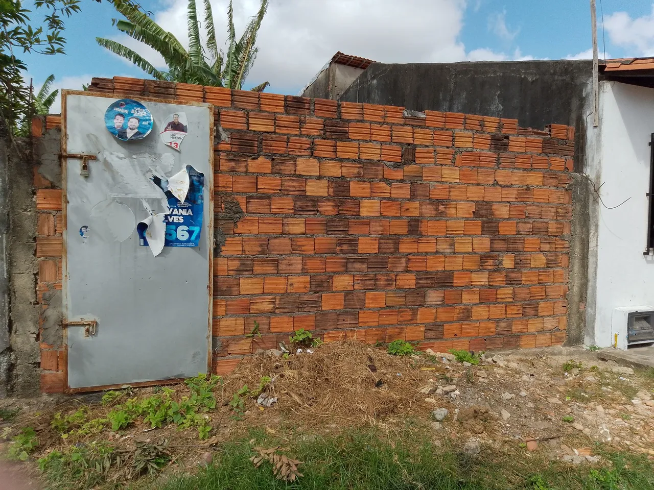Vende-se um terreno na Janaina 7 por 16