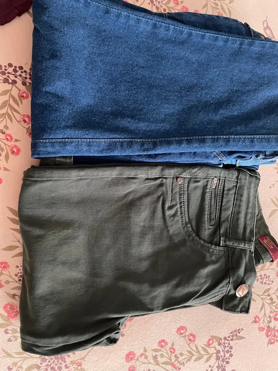 Calças Jeans e Verde Escuro