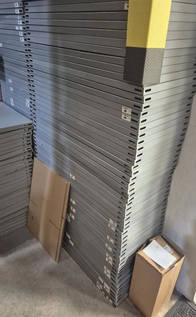 Prateleiras seminovas 