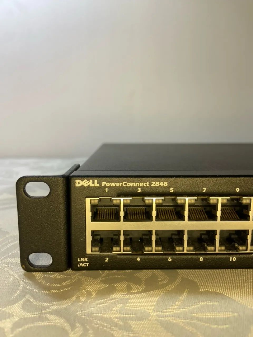 Switch Dell PowerConnect 2848 - 48 Portas Gigabit