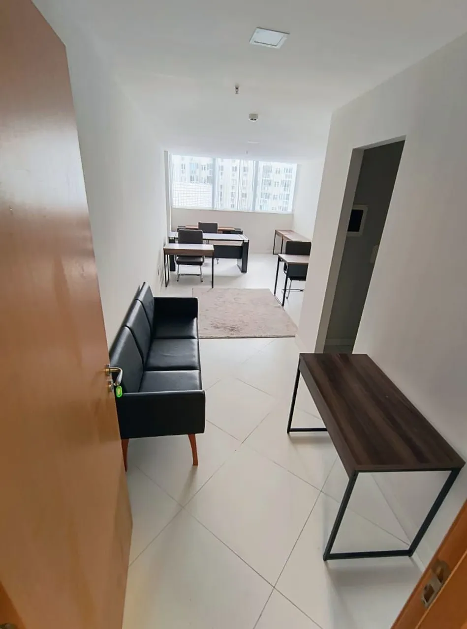 Sala comercial no Shopping Mont Serrat em Colina de Laranjeiras