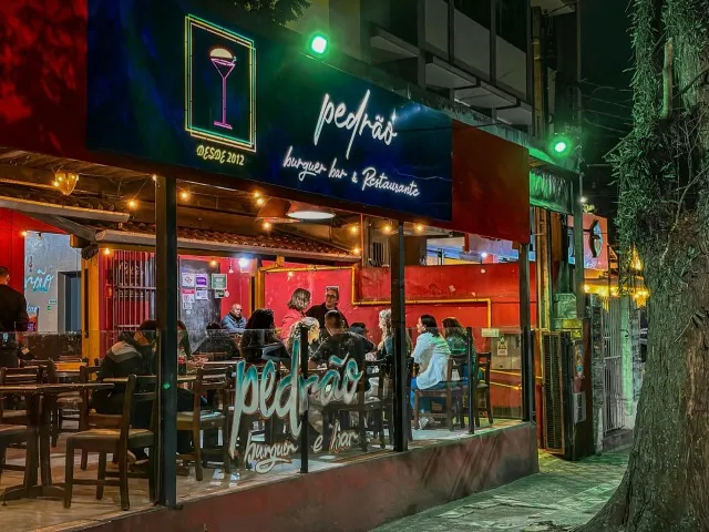 OPORTUNIDADE DE NEGÓCIOS!  Ponto de Hambúrgueria e Restaurante à Venda!