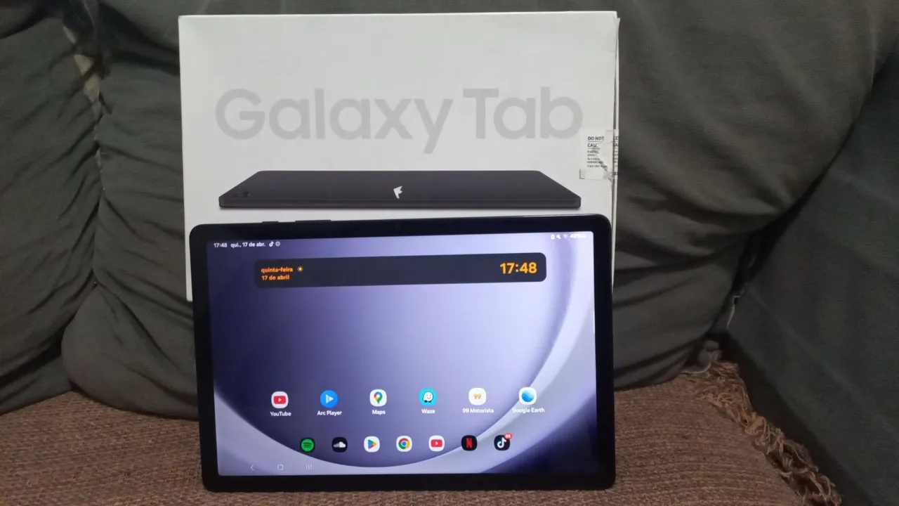 Samsung Galaxy Tab A9+ completo na caixa