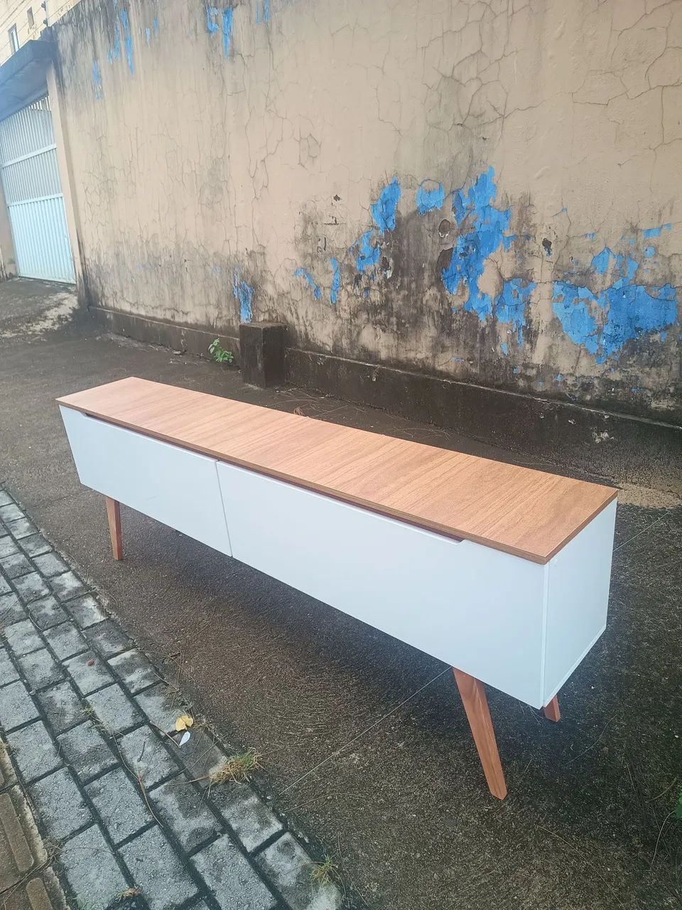 Rack para Tv na cor branca e com tampo amadeirado  - Foto 5