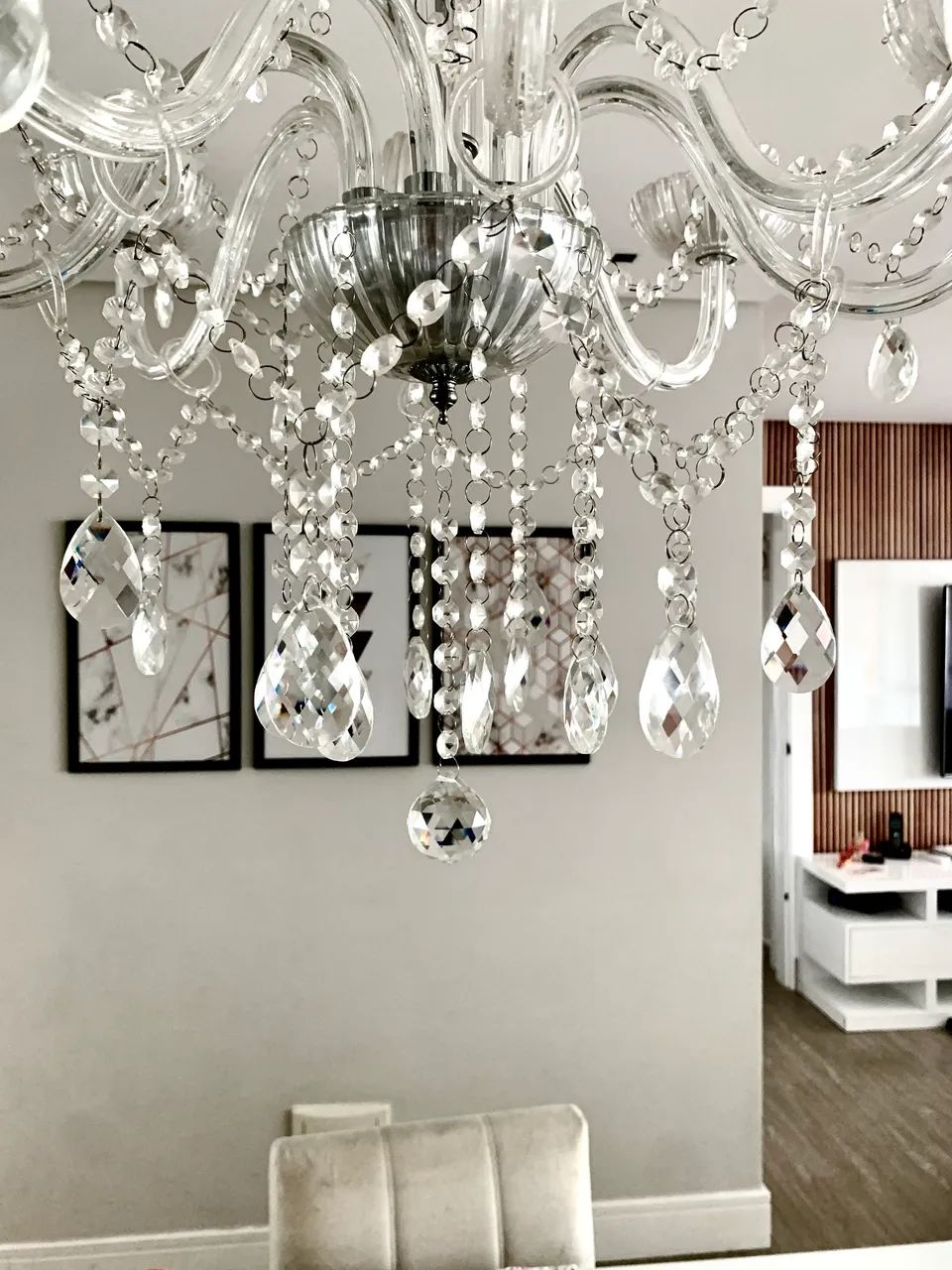 Lustre de Cristal 8 braços  para Sala de Jantar - Elegante e Luxuoso - Foto 3