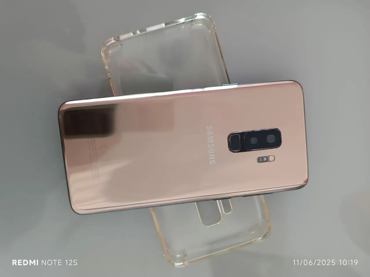 Vendo s9 plus dourado semi novo