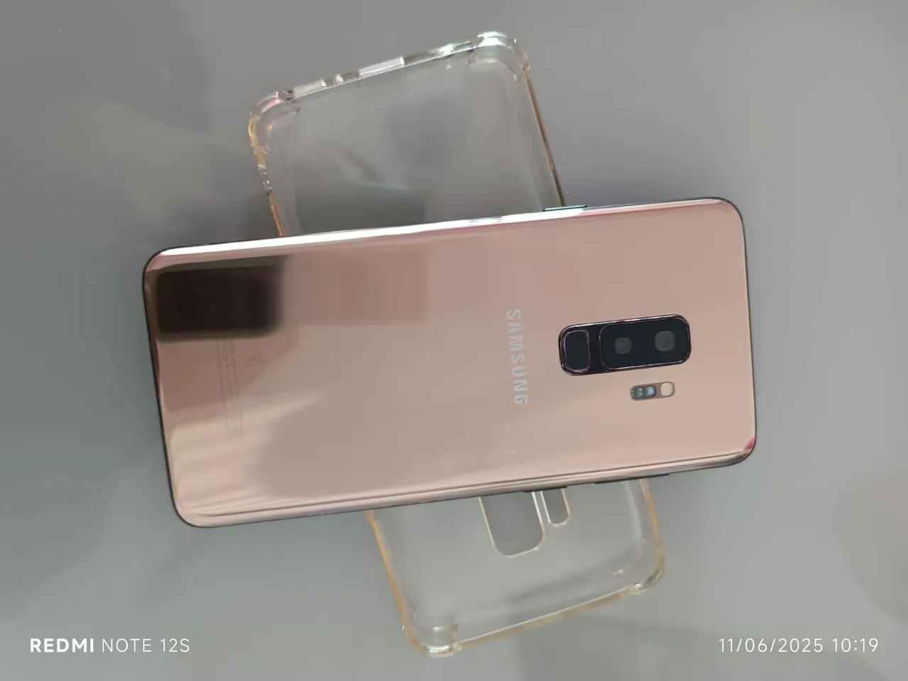 Vendo s9 plus dourado semi novo