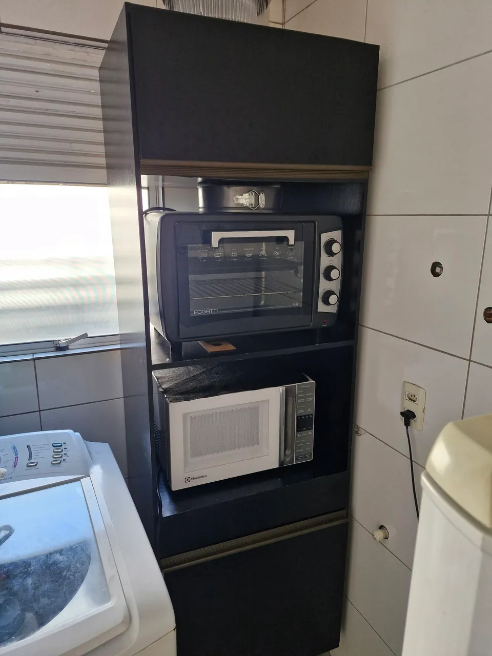 Armário de cozinha com espaço para eletrodomésticos