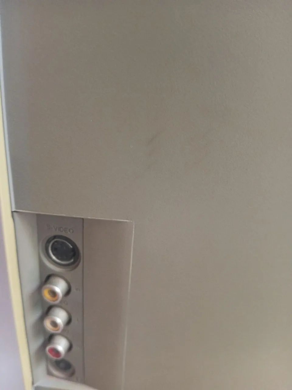 TV PHILIPS 34 INCHES, WITH REMOTE CONTROL.64315882324993124