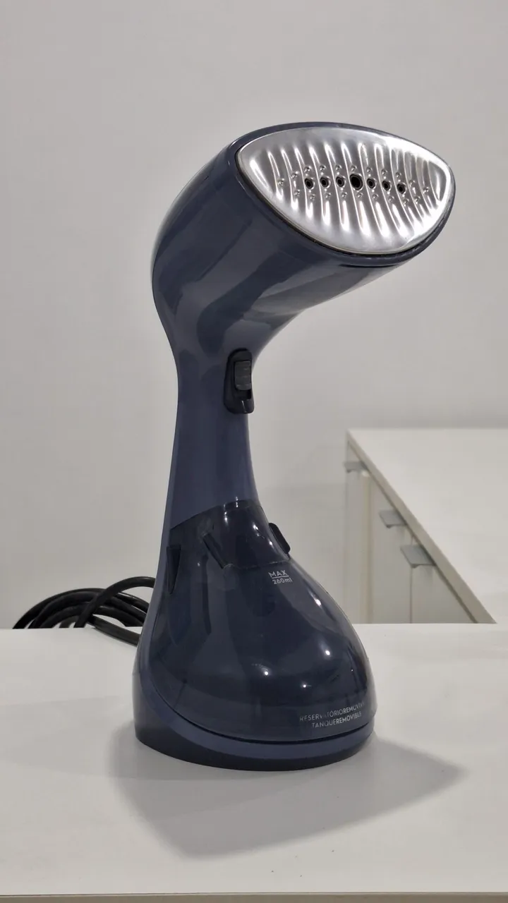 Ferro a vapor,Electrolux.Usado muito poucas vezes