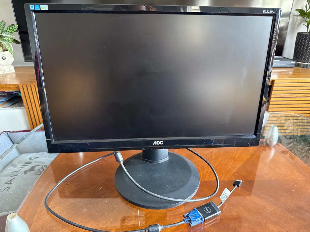 Monitor AOC 21,5? LED Full HD ? com base ajustável e cabos