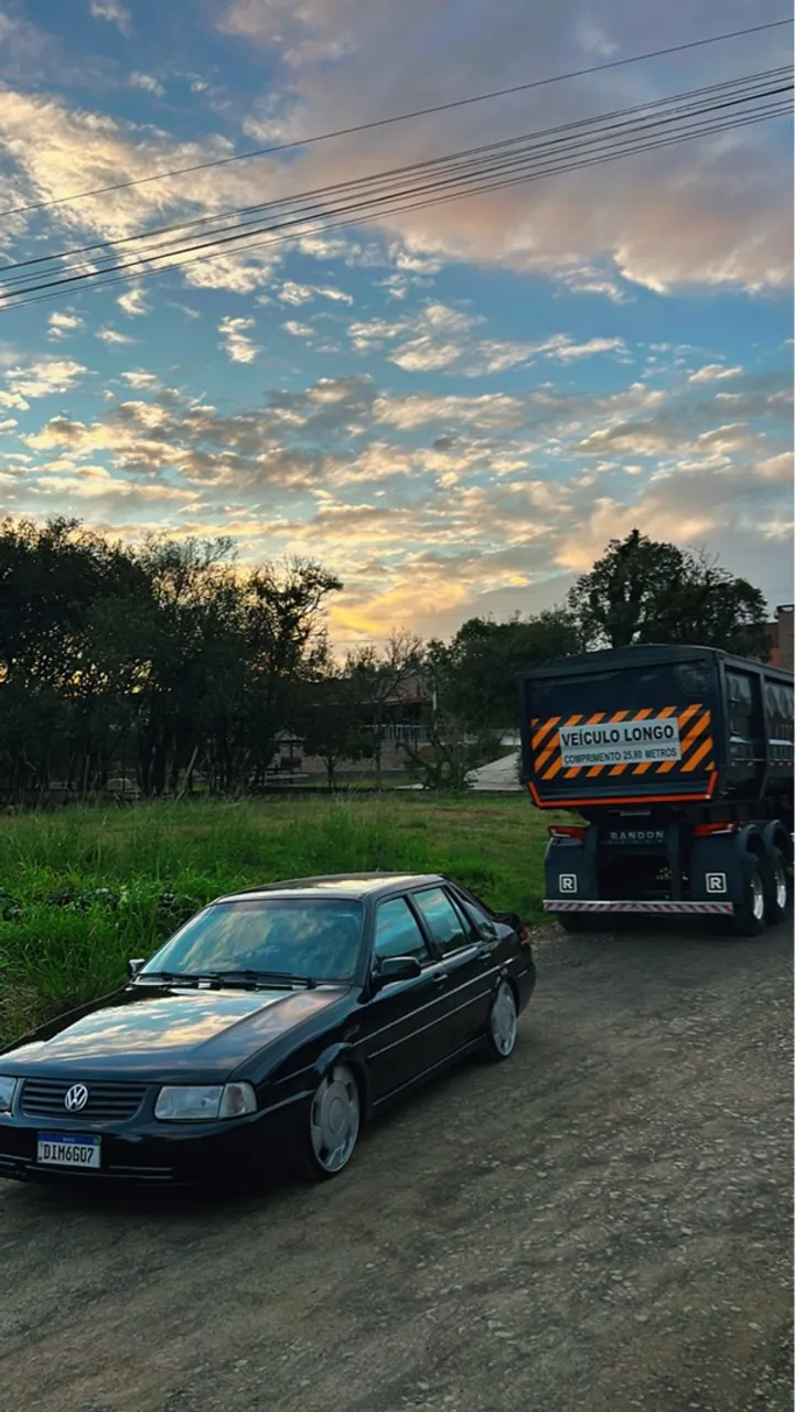 Santana 1.8 2003 impecável