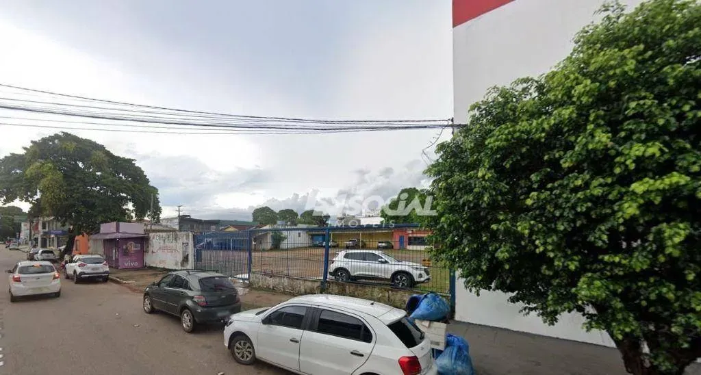 Amplo terreno para locação com localização privilegiada, Av. Carlos gomes, B: Caiari ( ao