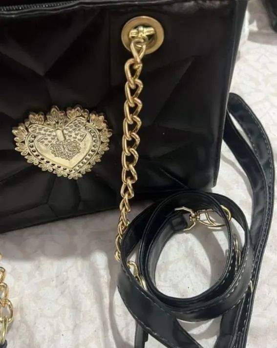 Bolsa linda  com corrente dourada - Foto 3