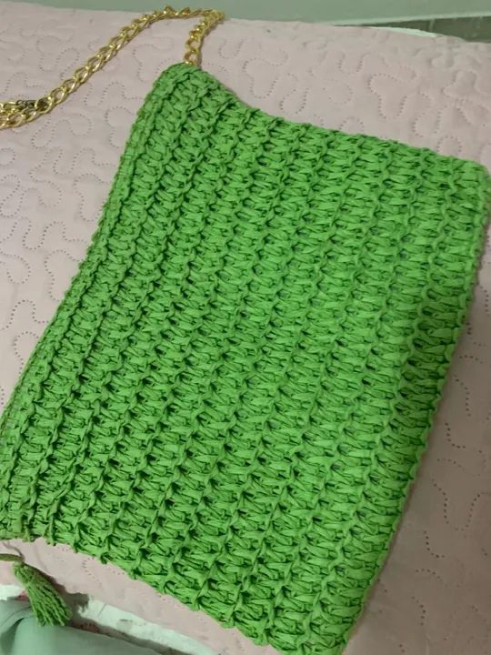 Bolsa de Ombro Verde em Crochê - Foto 2