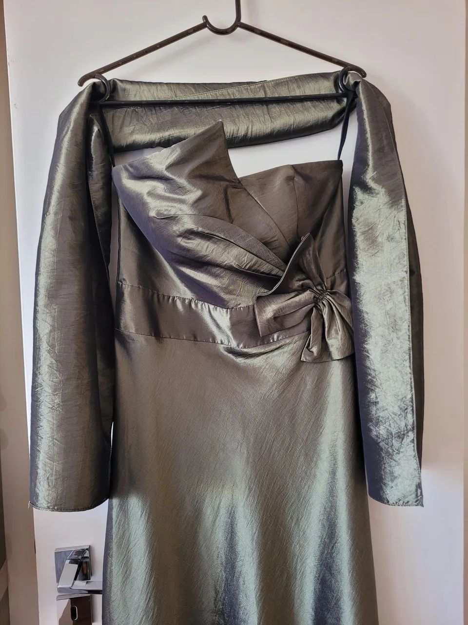 Vestido longo de festa com echarpe - Foto 3