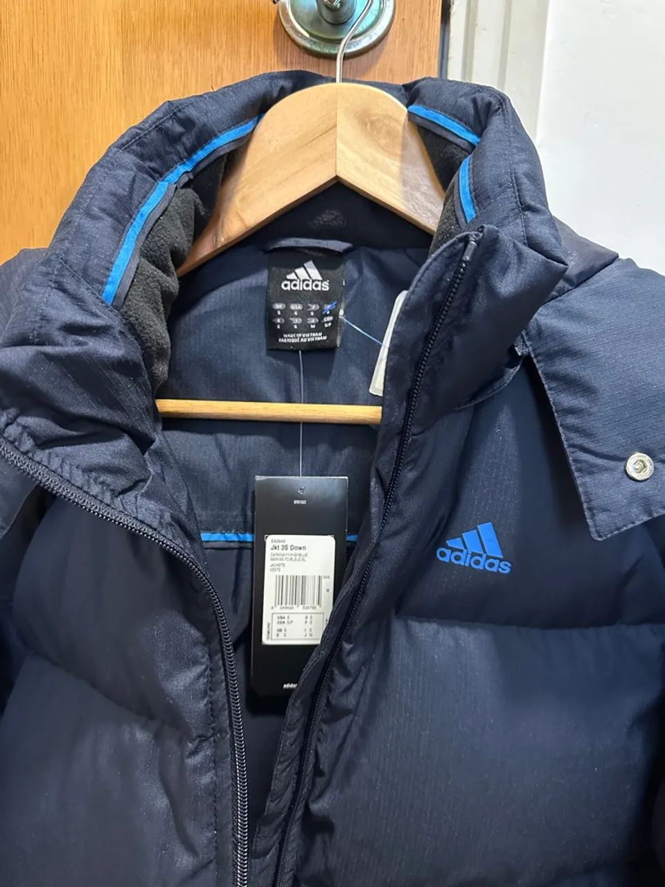 Jaqueta Adidas Azul com pluma de ganso. - Foto 3
