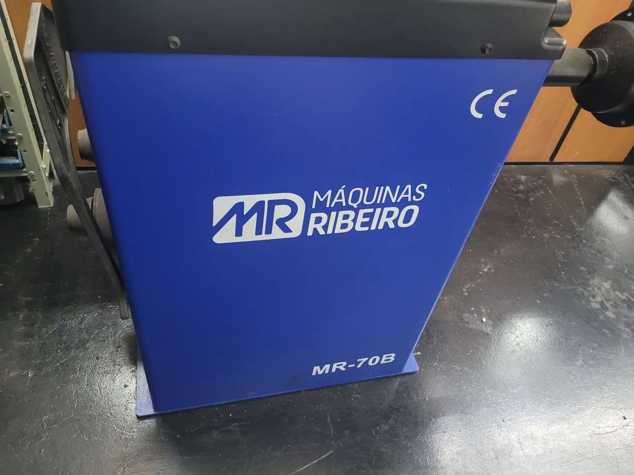 Máquina de balanceamento de pneus MR-7070B - Foto 2