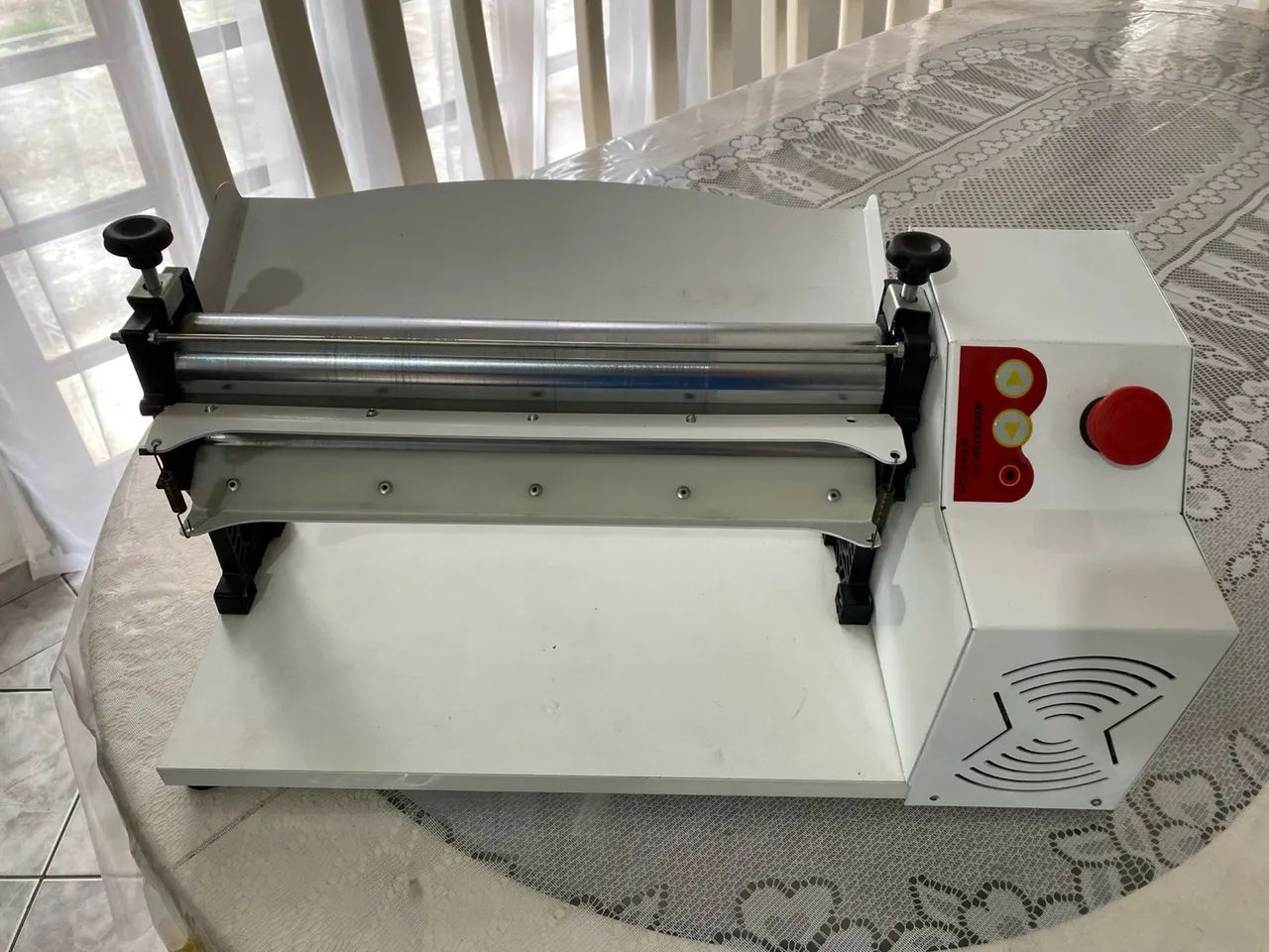 Cilindro elétrico de massas industrial