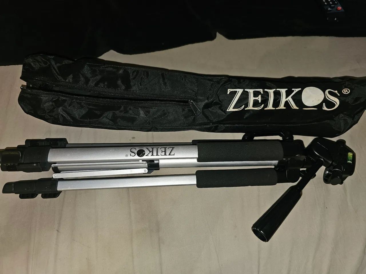 Tripé Zeikos para Câmera Fotográfica