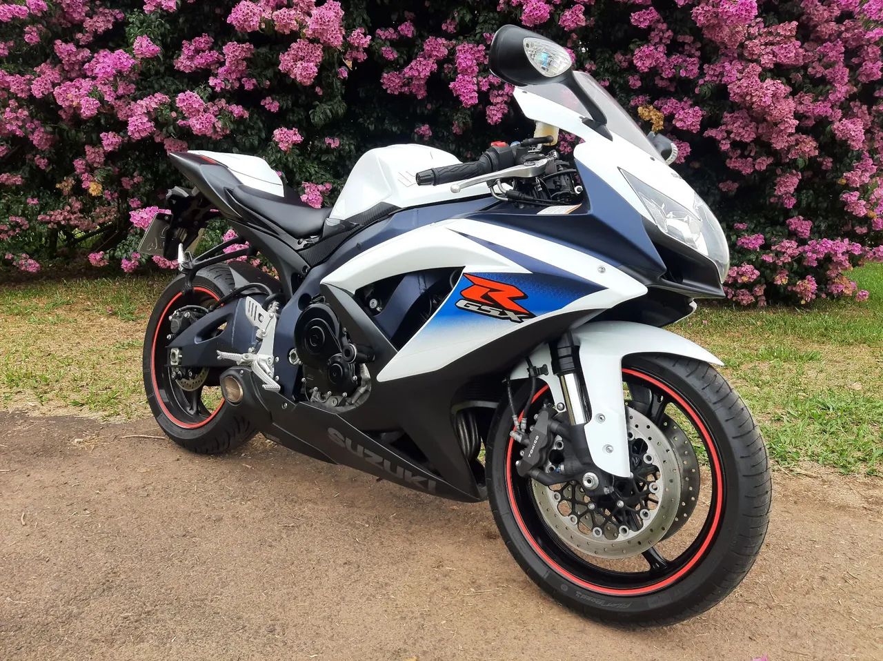 GSX-R 750 2013 SRAD com 18mil km