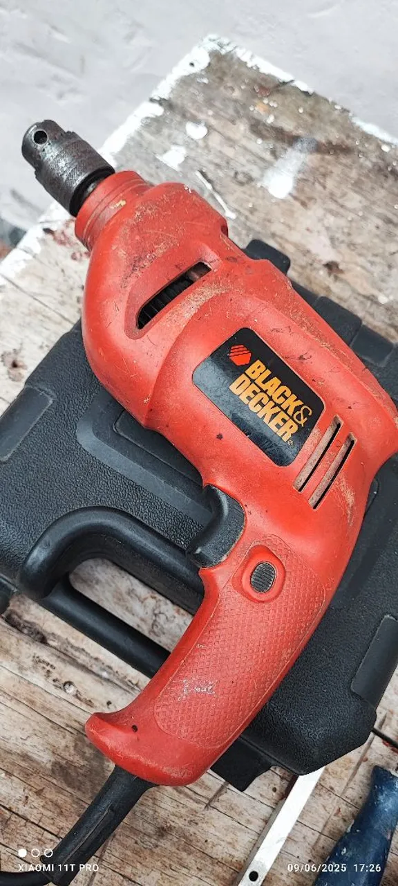 Furadeira Black & Decker
