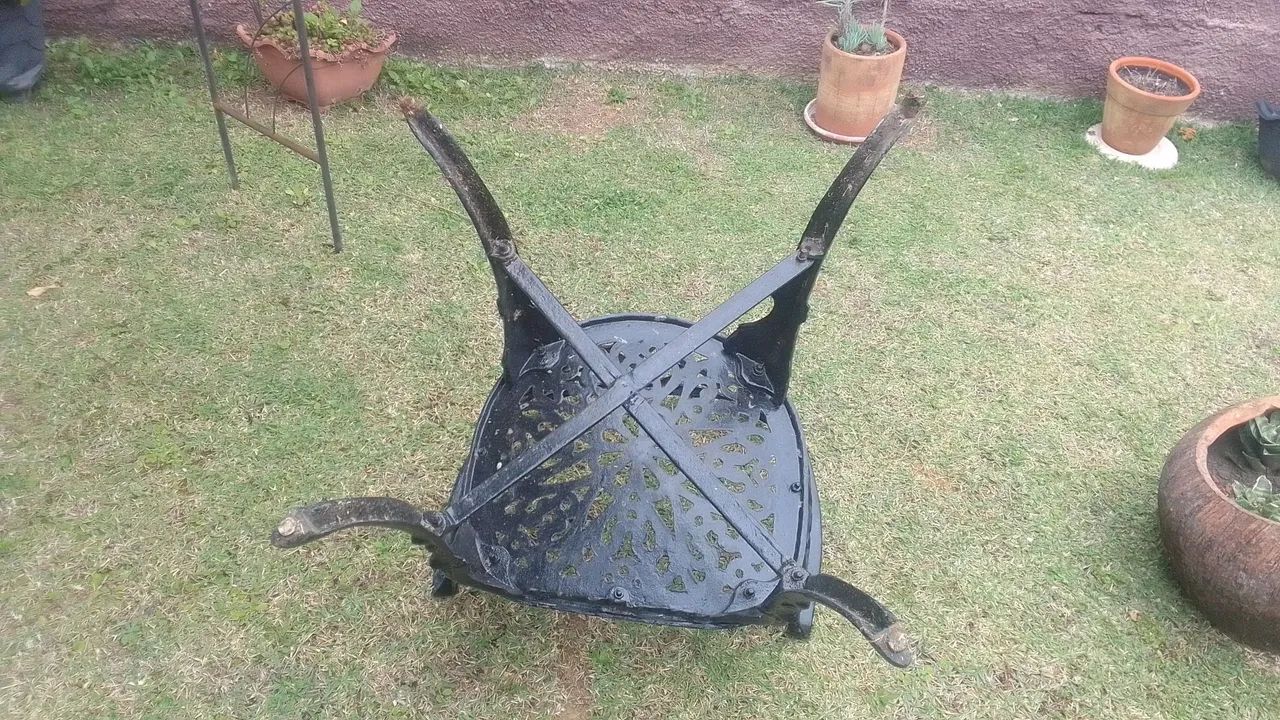 Jogo para  jardim em ferro fundido antigo - Foto 6