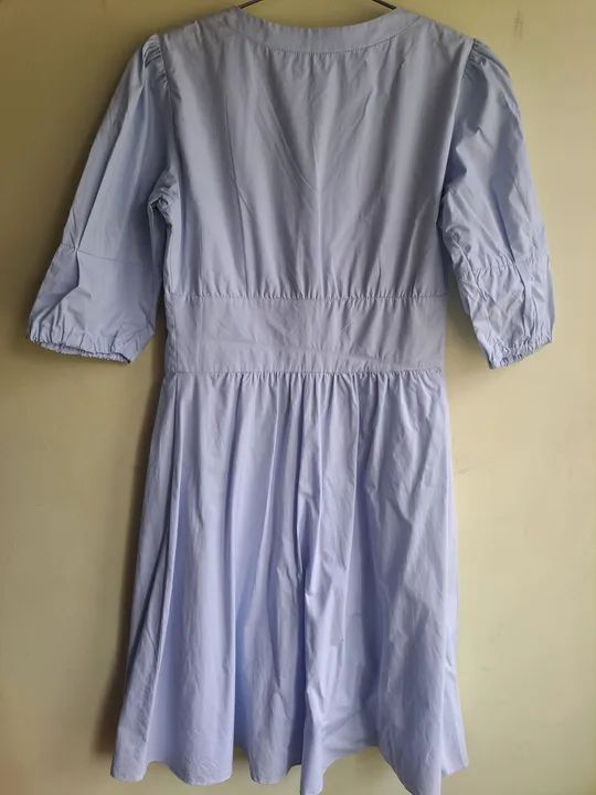 Vestido azul claro com botões - Foto 4