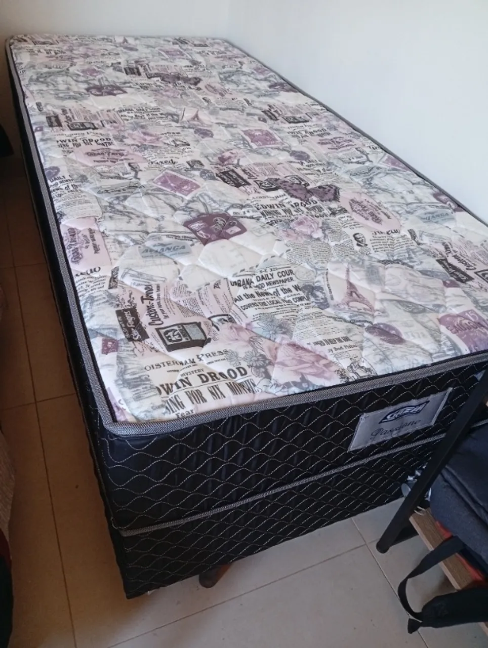 Cama de solteiro dupla