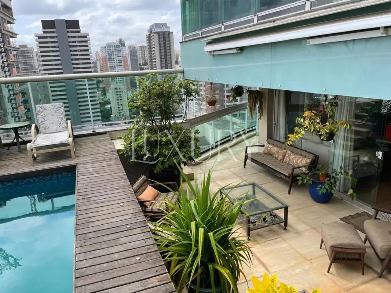Cobertura de Luxo Mobiliada a Venda ou Aluguel em Perdizes - Piscina Privativa - Próximo a