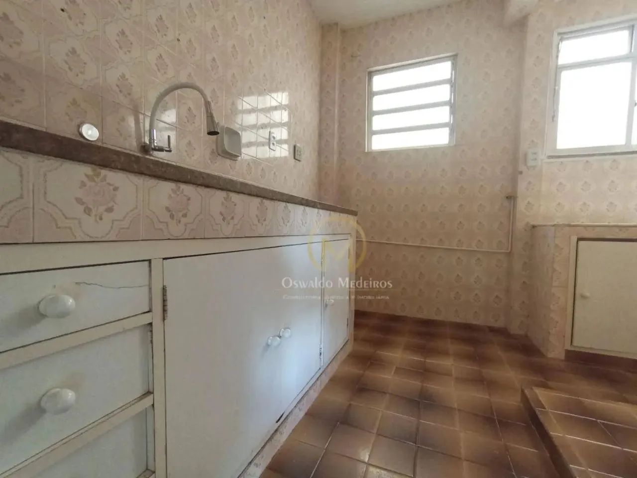 Apartamento com 3 dormitórios para alugar, 70 m² por R$ 1.563,00/mês - Quitandinha - Petró - Foto 5