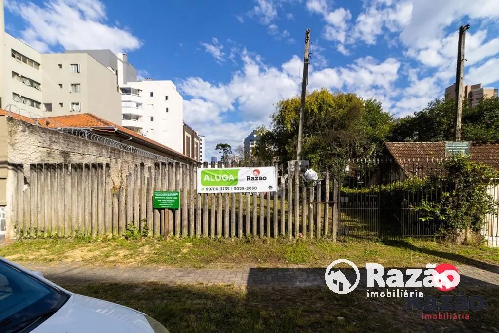 Terreno com 425 m² no Bigorrilho