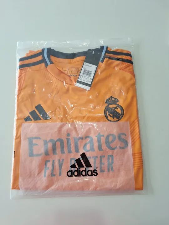 Camisa de time do Real Madrid Temporada 24/25 Tamanho G - Foto 2