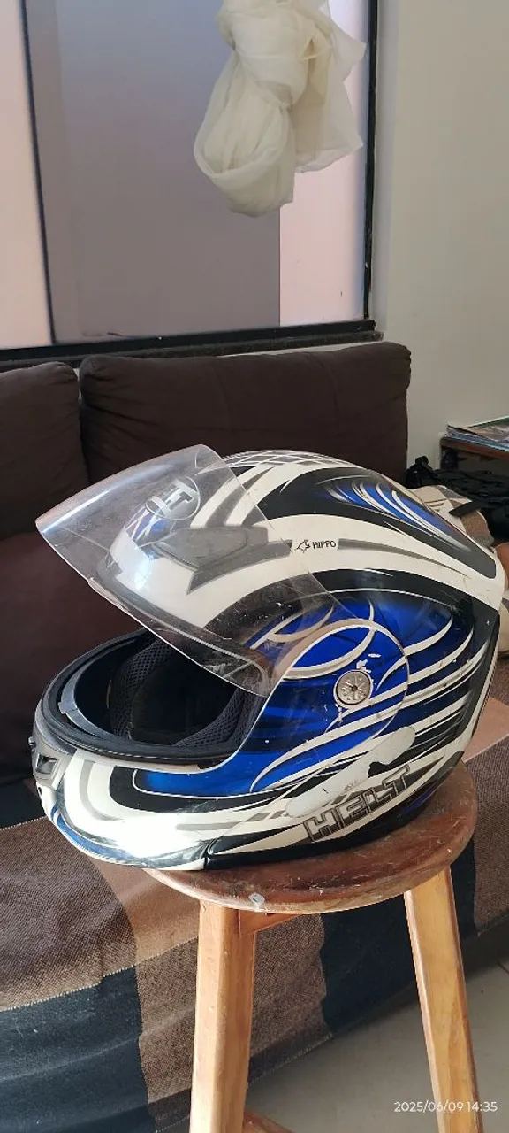 Capacete Helt Hippo Azul e Branco