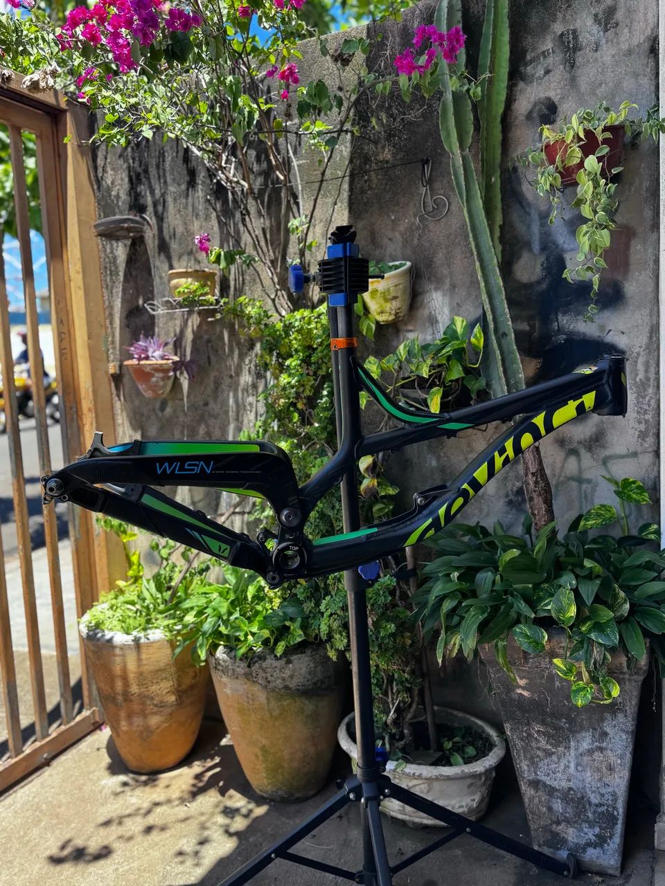 Devinci Wilson 27,5 downhill - Ciclismo - Núcleo Bartholomeu Bueno