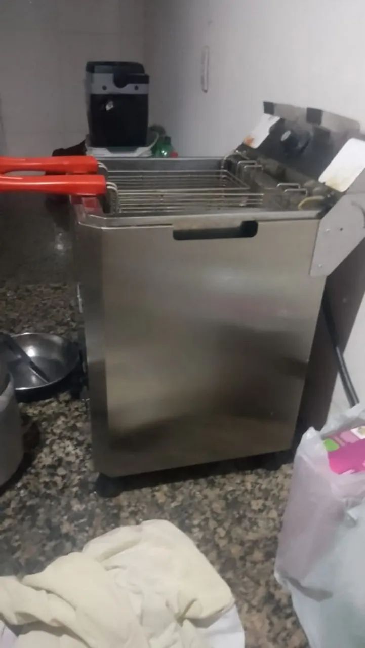Fritadeira Industrial - Dupla 15 litros valor 1.500 - Foto 2