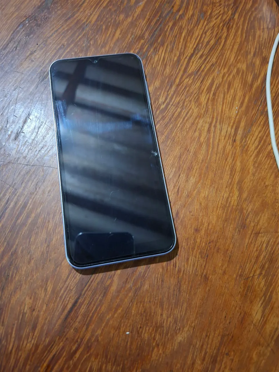 Smartphone com Tela Infinita - Ótimo Estado